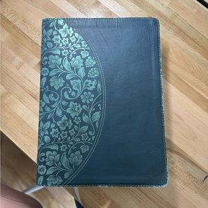 Holman KJV Study Bible Large Print Gently Used Full Color